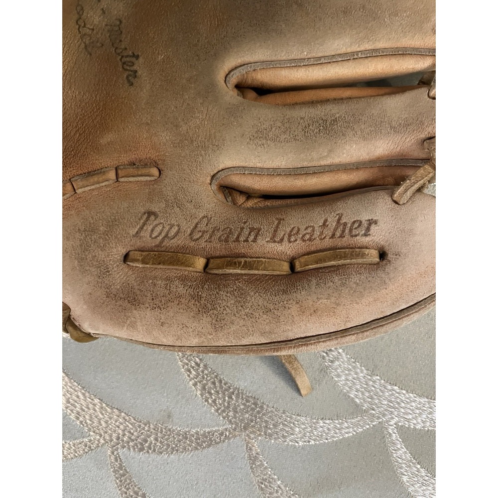 Vintage HUTCH Play-Master Model 30 Leather Baseball Left Glove (For RH Throwers) - Picture 7 of 10